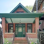 Cozy Home Near Downtown - Close To Nulu - Sleeps 6