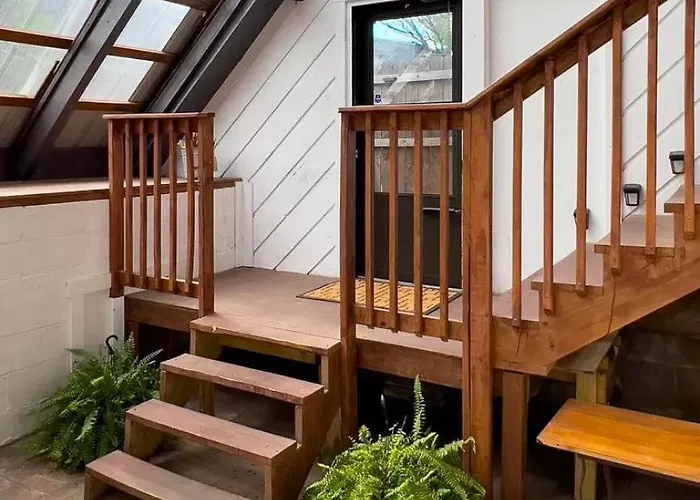 Cozy Home Near Downtown - Close To Nulu - Sleeps 6