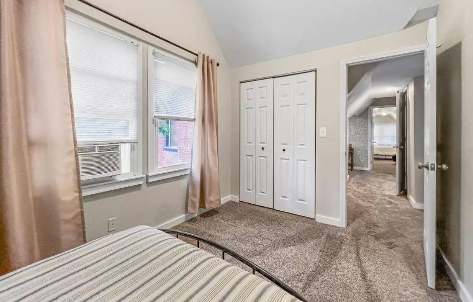 Cozy Near Downtown - Close To Nulu - Sleeps 6 * Louisville