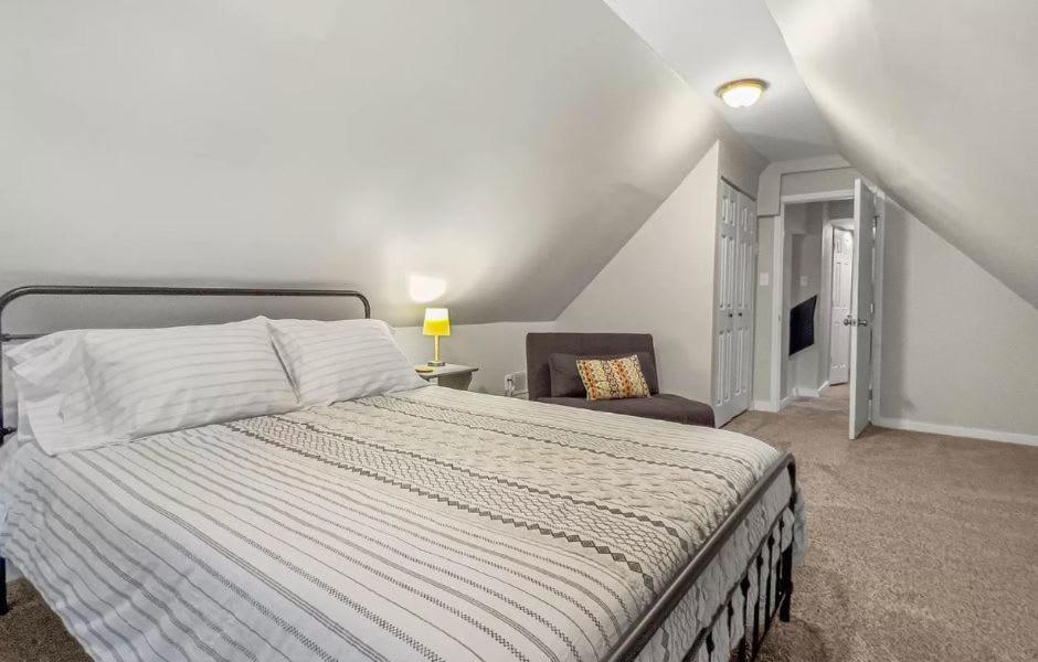 Cozy Near Downtown - Close To Nulu - Sleeps 6 * Louisville
