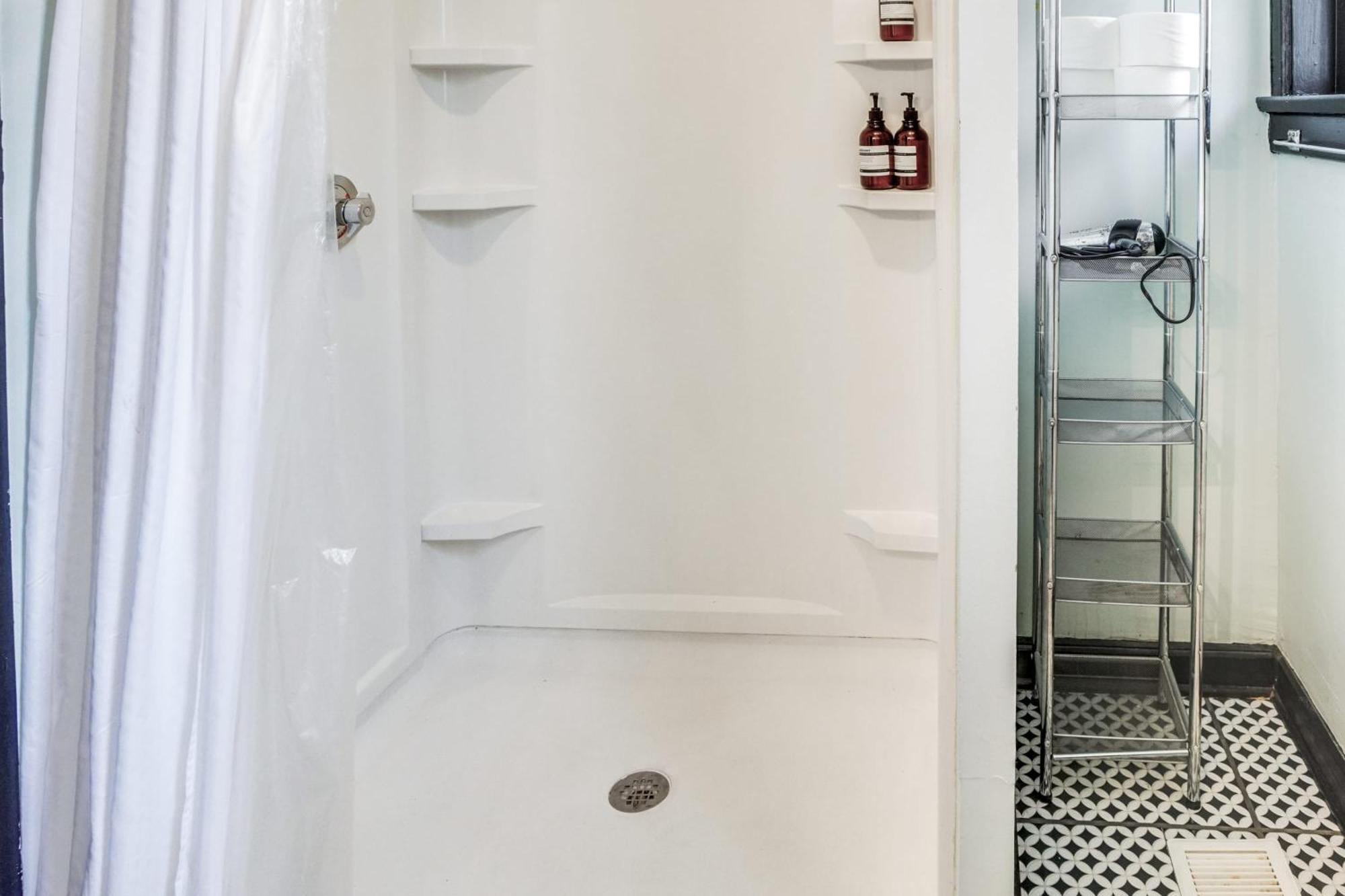 Cozy Near Downtown - Close To Nulu - Sleeps 6 * Louisville