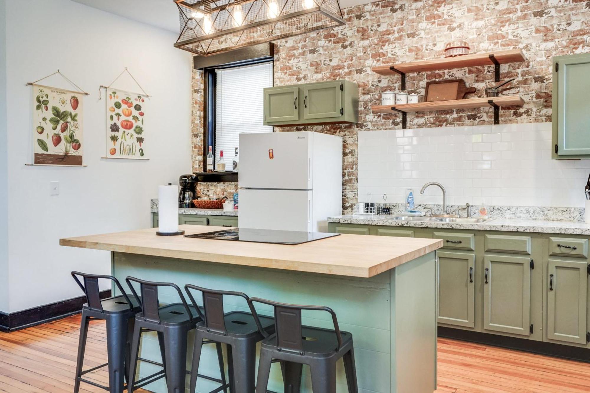 Cozy Near Downtown - Close To Nulu - Sleeps 6