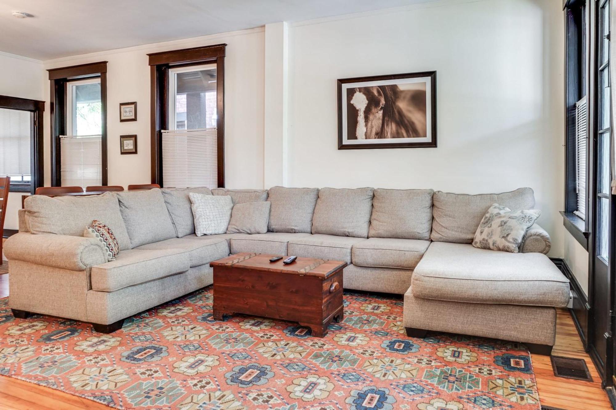 Cozy Near Downtown - Close To Nulu - Sleeps 6 Holiday home Louisville