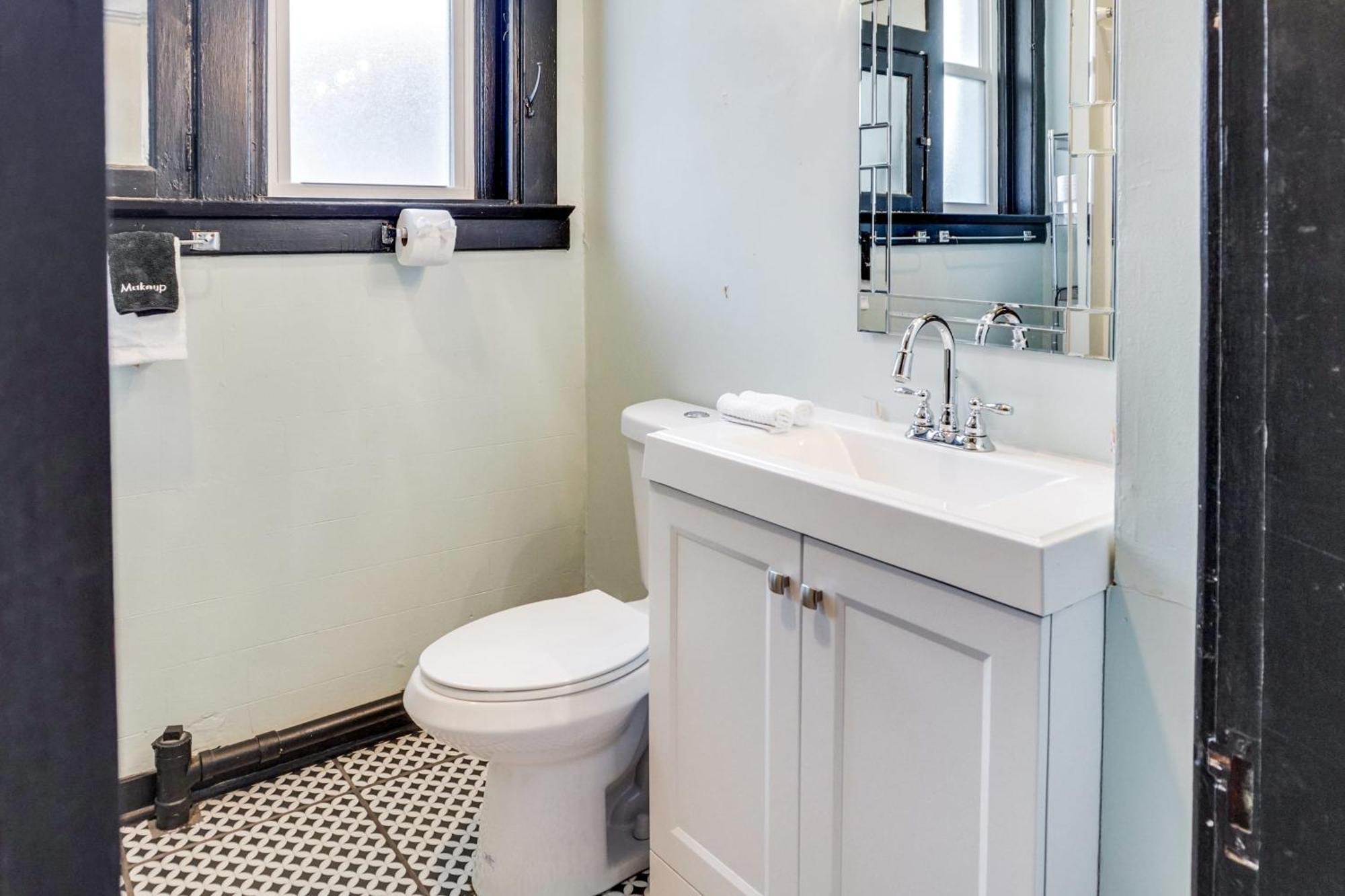 Cozy Near Downtown - Close To Nulu - Sleeps 6